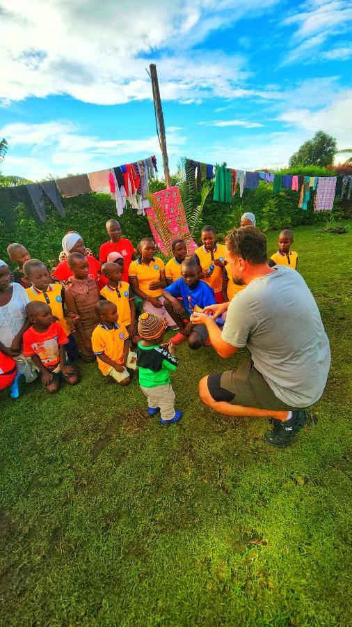 Lights Of Kazinga Orphanage And Homestay Rubirizi Eksteriør bilde
